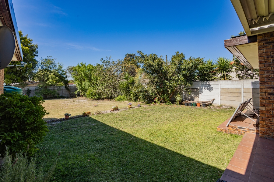 4 Bedroom Property for Sale in Amandelrug Western Cape